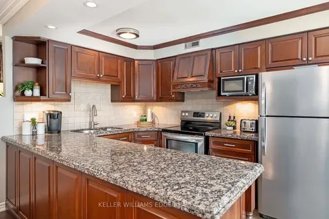 2100 Worthington Drive Oakville ON L6L 1E3