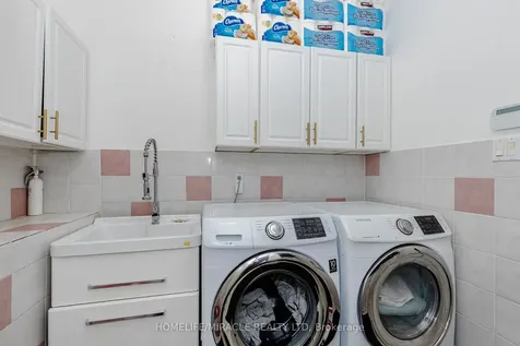 3339 Crompton Crescent Mississauga ON L5B 4C7