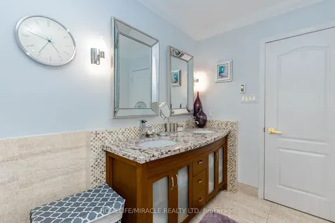 3339 Crompton Crescent Mississauga ON L5B 4C7