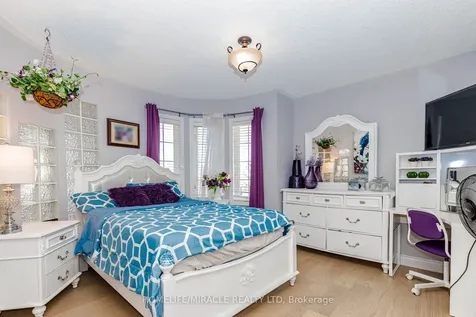 3339 Crompton Crescent Mississauga ON L5B 4C7