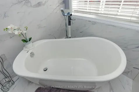 3339 Crompton Crescent Mississauga ON L5B 4C7