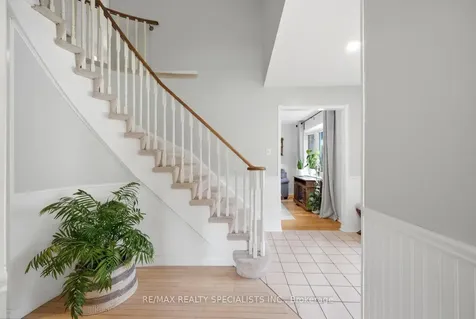 3051 Plum Tree Court Mississauga ON L5N 4X6