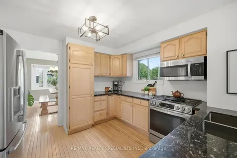 3051 Plum Tree Court Mississauga ON L5N 4X6