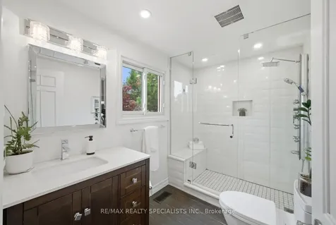 3051 Plum Tree Court Mississauga ON L5N 4X6