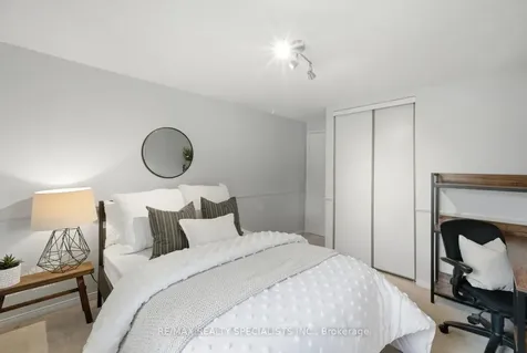 3051 Plum Tree Court Mississauga ON L5N 4X6