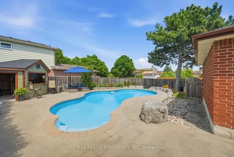 3051 Plum Tree Court Mississauga ON L5N 4X6