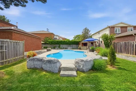 3051 Plum Tree Court Mississauga ON L5N 4X6