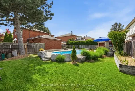 3051 Plum Tree Court Mississauga ON L5N 4X6
