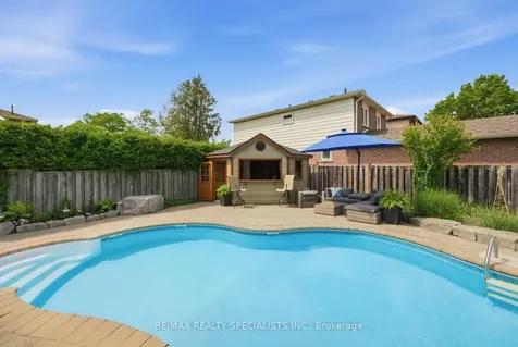 3051 Plum Tree Court Mississauga ON L5N 4X6