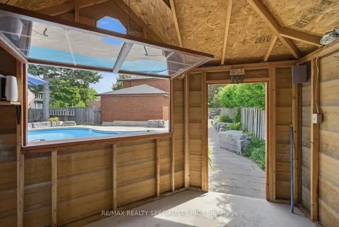 3051 Plum Tree Court Mississauga ON L5N 4X6