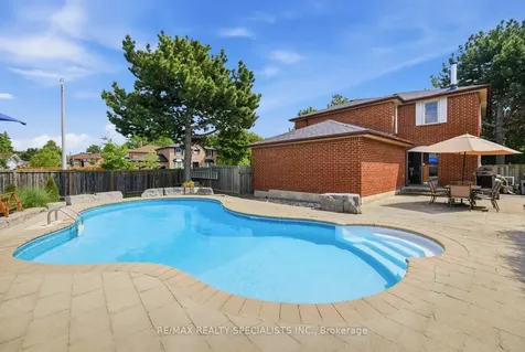 3051 Plum Tree Court Mississauga ON L5N 4X6