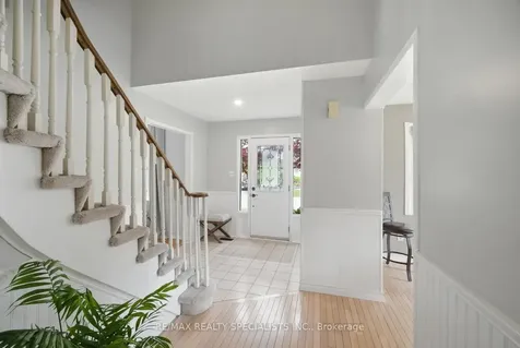 3051 Plum Tree Court Mississauga ON L5N 4X6