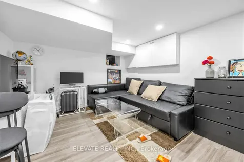 1262 Lansdowne Avenue Toronto ON M6H 3Z8