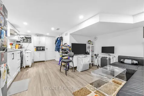 1262 Lansdowne Avenue Toronto ON M6H 3Z8
