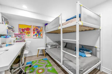 1262 Lansdowne Avenue Toronto ON M6H 3Z8