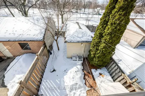 1262 Lansdowne Avenue Toronto ON M6H 3Z8