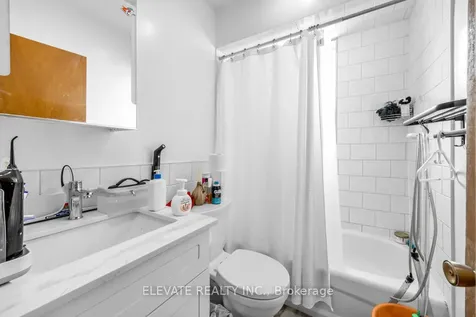 1262 Lansdowne Avenue Toronto ON M6H 3Z8