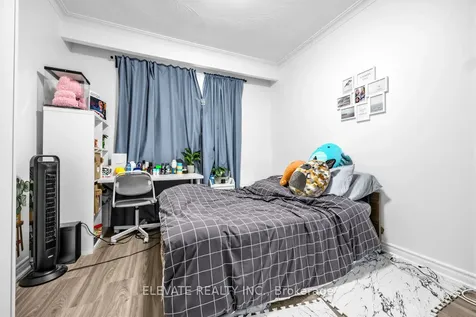 1262 Lansdowne Avenue Toronto ON M6H 3Z8