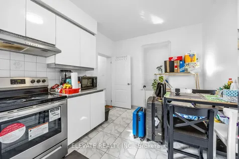 1262 Lansdowne Avenue Toronto ON M6H 3Z8