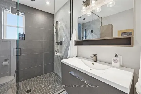 2330 Alma Dale Avenue Burlington ON L7P 1S3