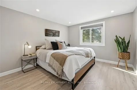 2330 Alma Dale Avenue Burlington ON L7P 1S3