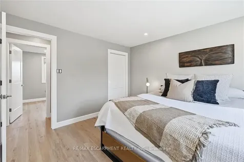 2330 Alma Dale Avenue Burlington ON L7P 1S3