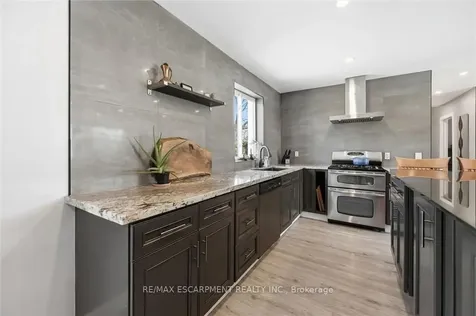 2330 Alma Dale Avenue Burlington ON L7P 1S3