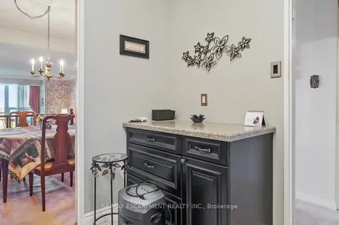 1359 White Oaks Boulevard Oakville ON L6H 2R8