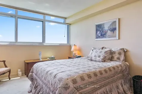 1359 White Oaks Boulevard Oakville ON L6H 2R8