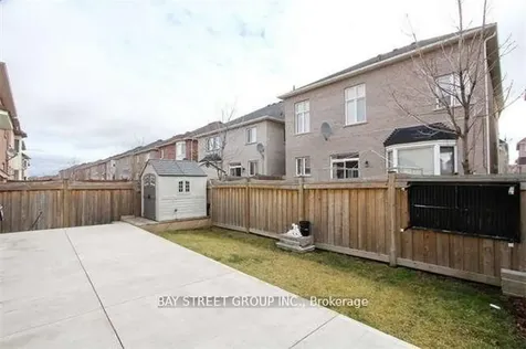 6 Everingham Circle Brampton ON L6R 0R6