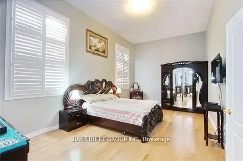 6 Everingham Circle Brampton ON L6R 0R6