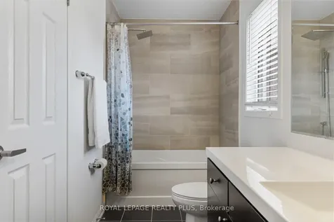17 Francis Lundy Street Brampton ON L6Y 4X8