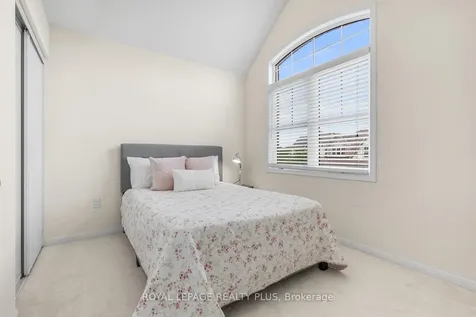 17 Francis Lundy Street Brampton ON L6Y 4X8