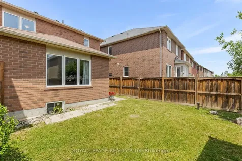 17 Francis Lundy Street Brampton ON L6Y 4X8