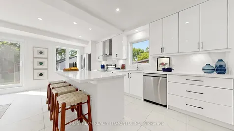 88 Waniska Avenue Toronto ON M8Y 1R3