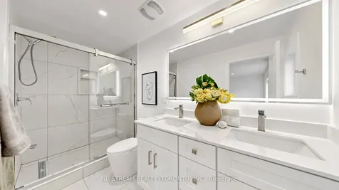 88 Waniska Avenue Toronto ON M8Y 1R3