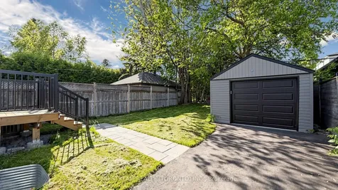 88 Waniska Avenue Toronto ON M8Y 1R3