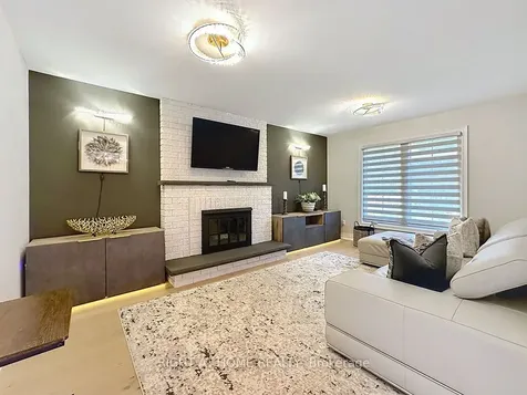 1986 Roy Ivor Crescent Mississauga ON L5L 3N8