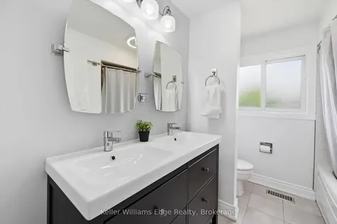 4493 Bennett Road Burlington ON L7L 1Y5
