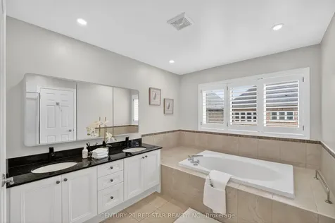 2416 Village Common Oakville ON L6M 0S2