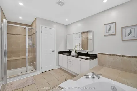 2416 Village Common Oakville ON L6M 0S2