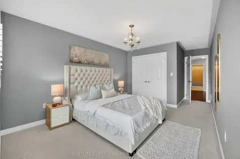 2416 Village Common Oakville ON L6M 0S2