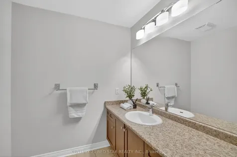 2416 Village Common Oakville ON L6M 0S2