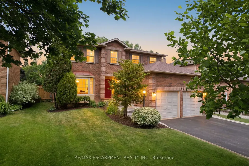 133 Warner Drive Oakville ON L6L 6G7