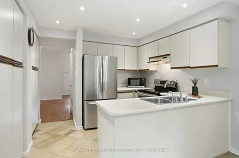 133 Warner Drive Oakville ON L6L 6G7
