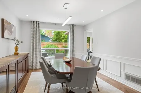 133 Warner Drive Oakville ON L6L 6G7