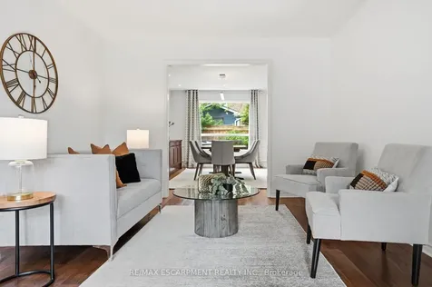 133 Warner Drive Oakville ON L6L 6G7