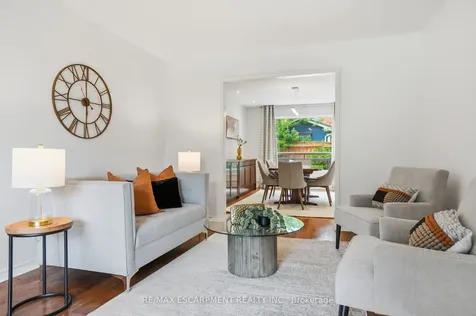 133 Warner Drive Oakville ON L6L 6G7