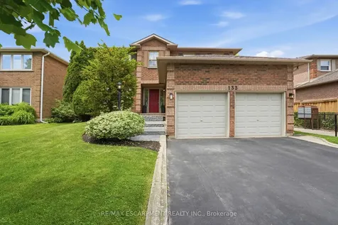 133 Warner Drive Oakville ON L6L 6G7