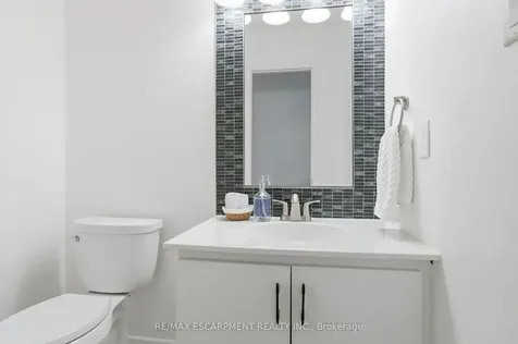 133 Warner Drive Oakville ON L6L 6G7